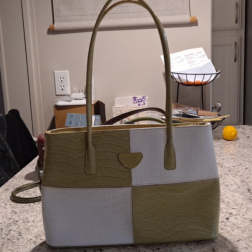 Hand bag